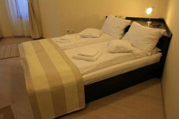 Фото номера Двухместный номер с 1 кроватью или 2 отдельными кроватями Отель Astoria Hotel &amp; Restaurant г. Георгени 4